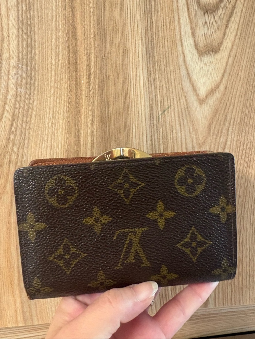 Auth Louis Vuitton monogram Kisslock wallet